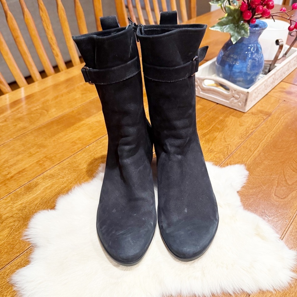 ARCHE BOOTS! RARE! Luxe designer ARCHE black suede booties size 9-9.5
